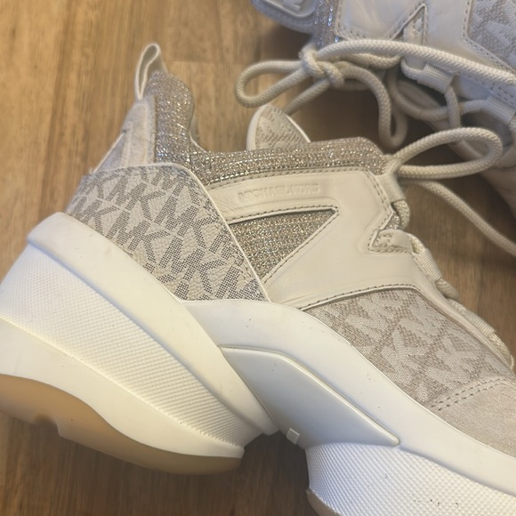 MICHAEL KORS ⭐️OLYMPIA LOGO SNEAKERS - Picture 6 of 13